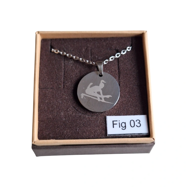 ATTREZZI FEM FIG 03 collana